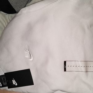 Nike Men's Crew Neck Standard Fit Sweater